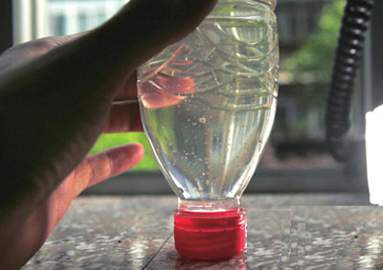 自来水取样发黄